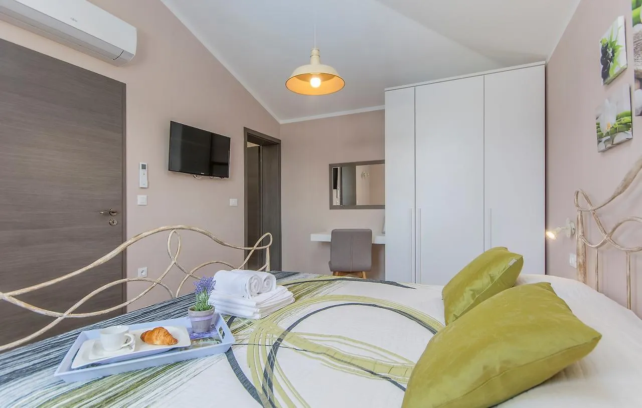 Villa Contessa Porec 0*,  Croatia